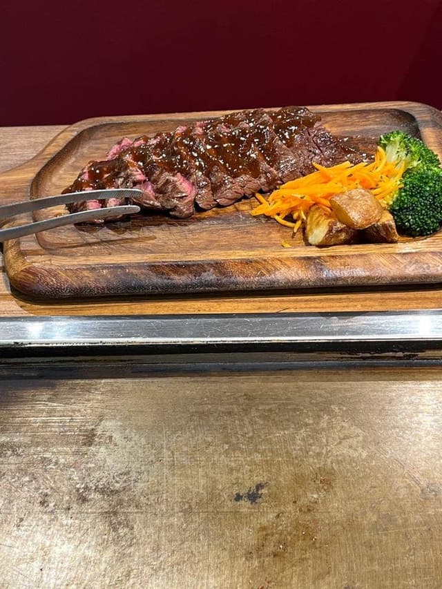 メガインディアンズ ステーキハウス 半田店 - サブ画像1