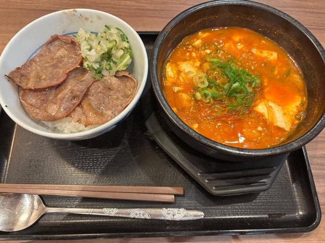 韓丼 福岡空港南店 - サブ画像1