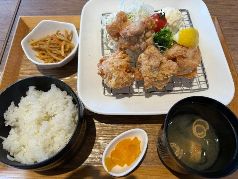 こだわりから揚げの酒処 くらふと