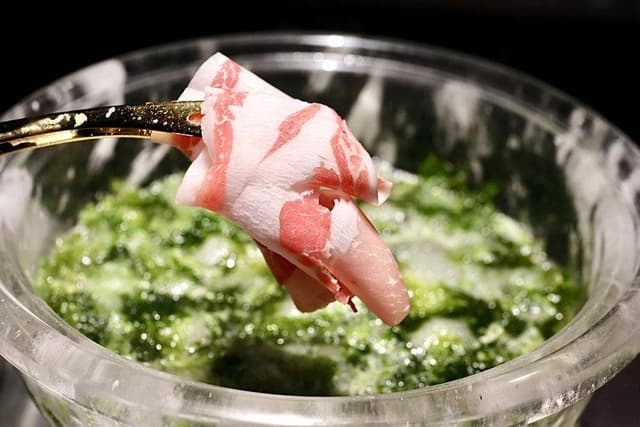 創作料理と宝石鍋しゃぶしゃぶ 宝泉 - サブ画像1