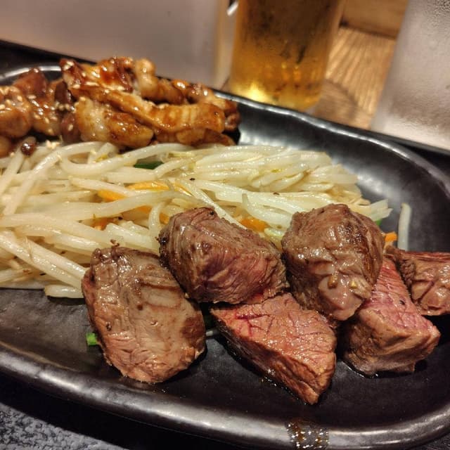 鉄板焼天神ホルモン 博多駅店 - サブ画像1
