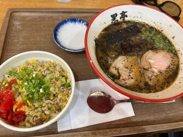 熊本ラーメン 黒亭 ゆめタウン光の森店 - サブ画像1