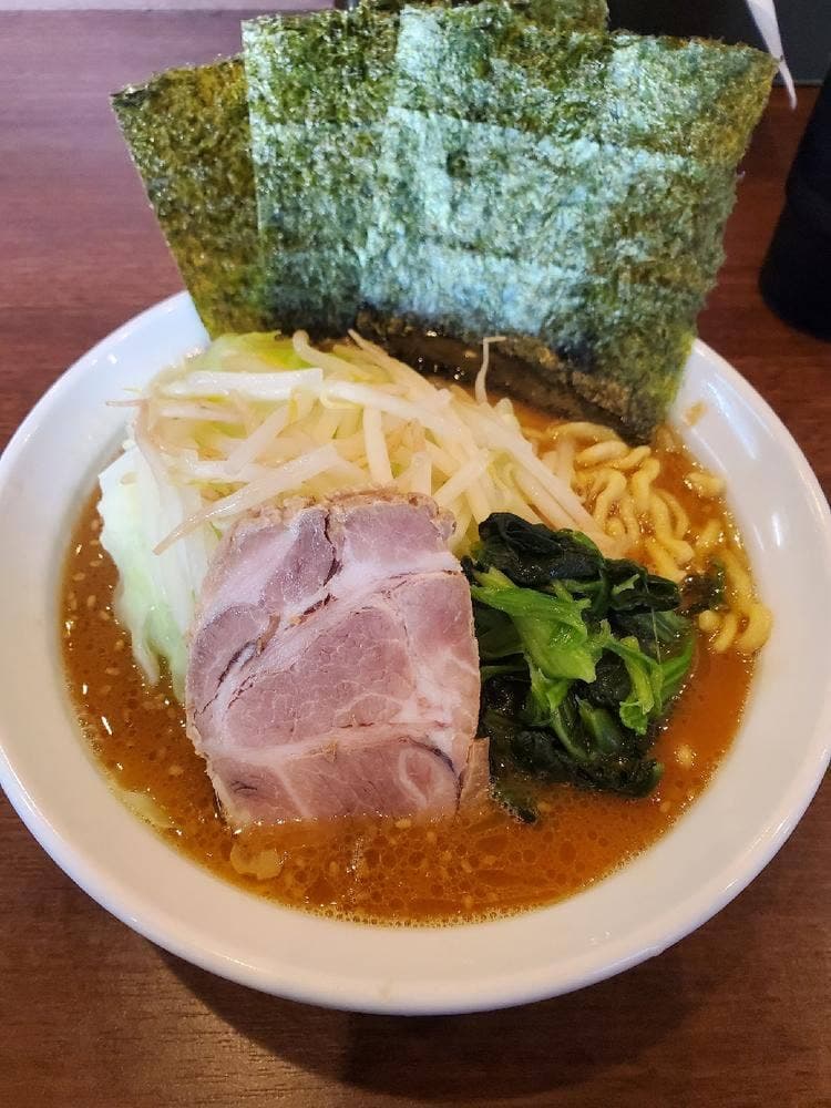 横浜ラーメン 弐七家 白根本店