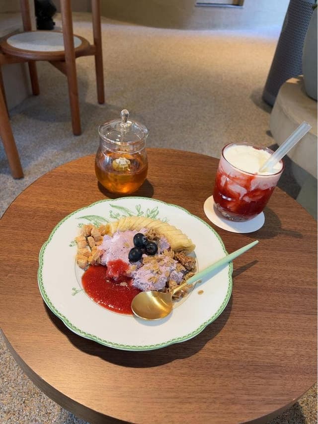 cafe milky greek 麻布十番店 - サブ画像3