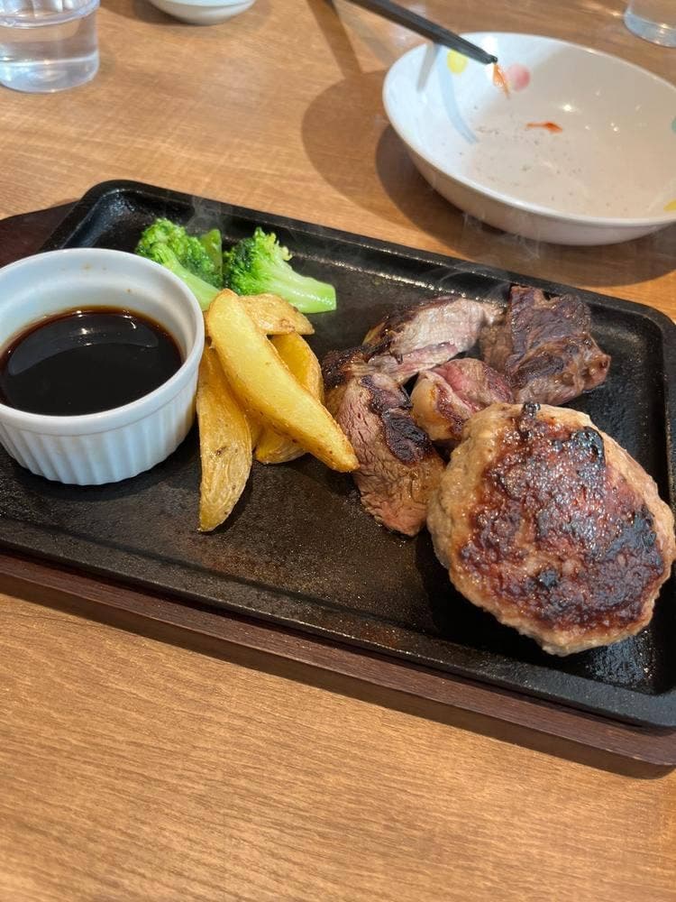 肉屋のハンバーグと炊きたての米 永田精肉店 箕面店