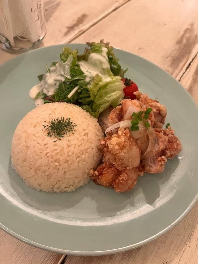 ROOMS CAFE 横須賀中央 - サブ画像1
