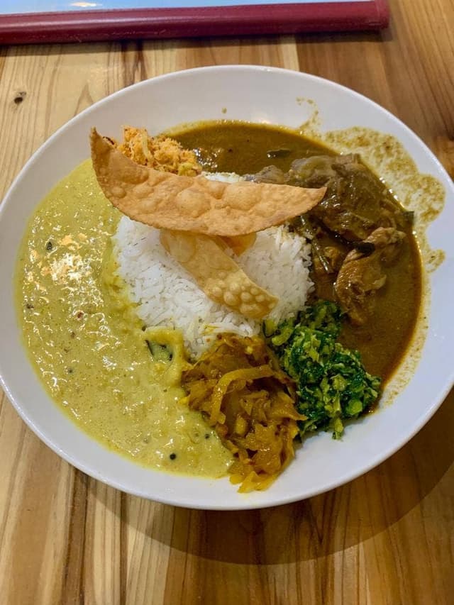 スリランカ料理店 スパイシービストロ タップロボーン 神保町店 - サブ画像2