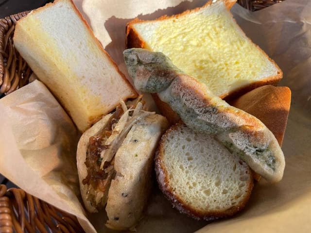 岩﨑珈琲店 パンと珈琲直売所 - サブ画像3