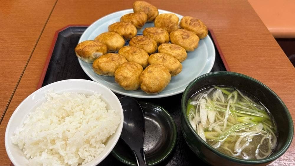 ホワイト餃子 高島平店