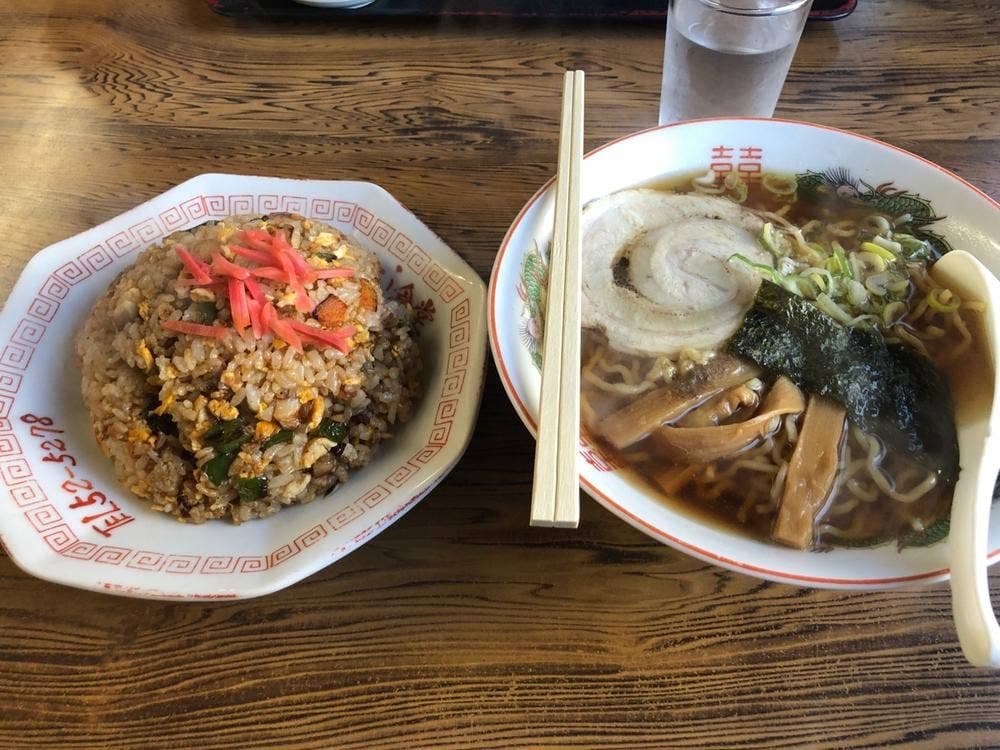 まるにし食堂
