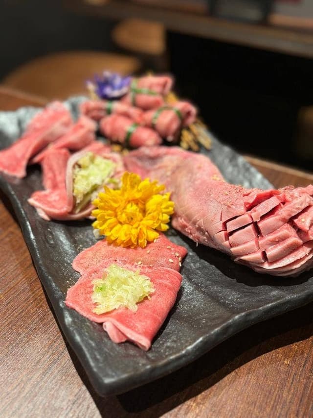 焼肉食べ放題 カルビとタン 梅田店 - サブ画像1