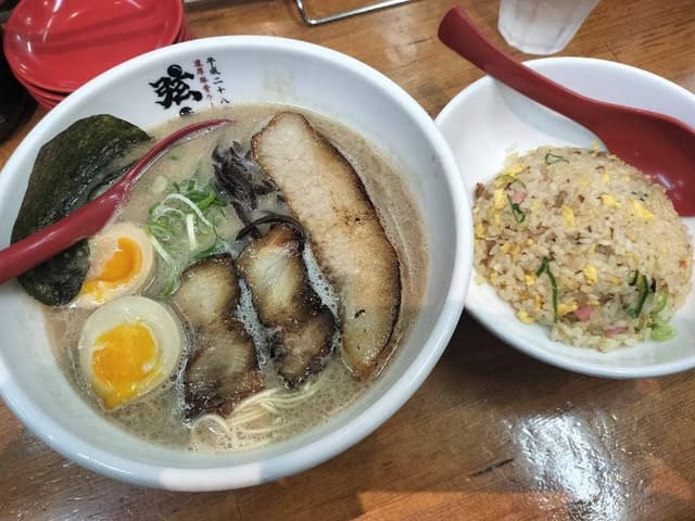 濃厚豚骨ラーメン 弦流 本店 - サブ画像1