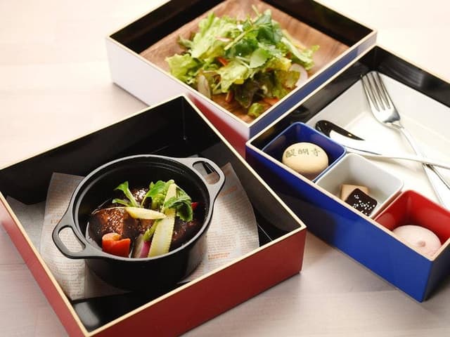 フレンチカフェ ル・クロ スゥ ル スリジェ ～桜の樹の下で～ - サブ画像3