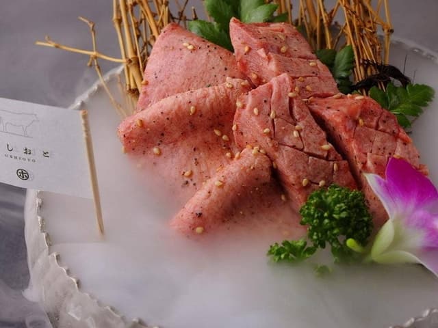 炭火ホルモン焼肉 うしおと - サブ画像1