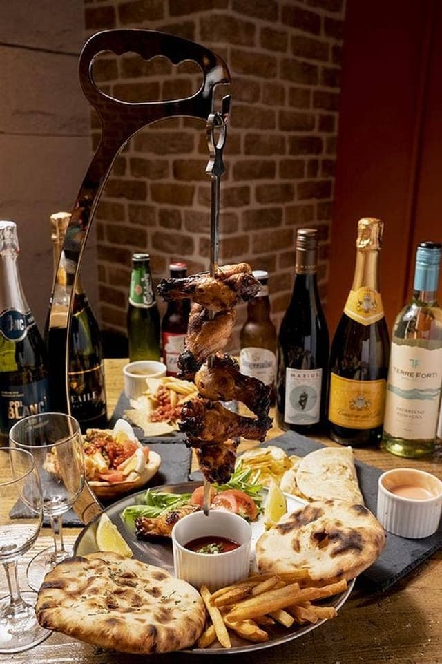 CaCa Grill ＆ Pizza 杉田店 - サブ画像1