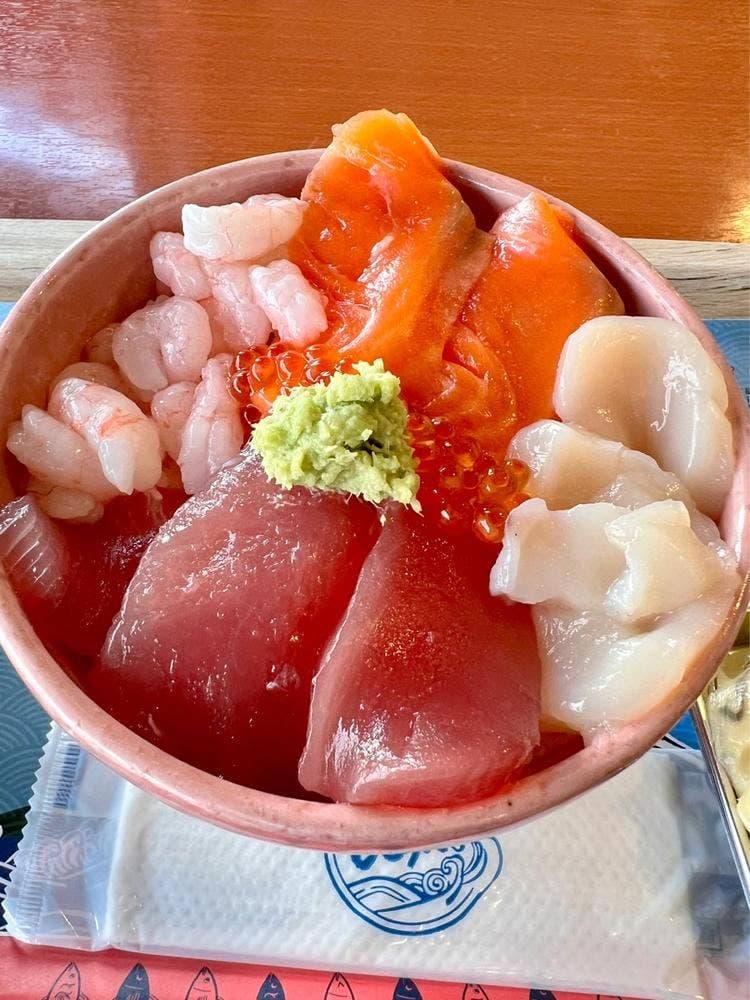 おさかな丼屋 とと丸食堂