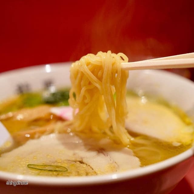 黄金塩ラーメン 龍鳳 大門横丁店 - サブ画像1