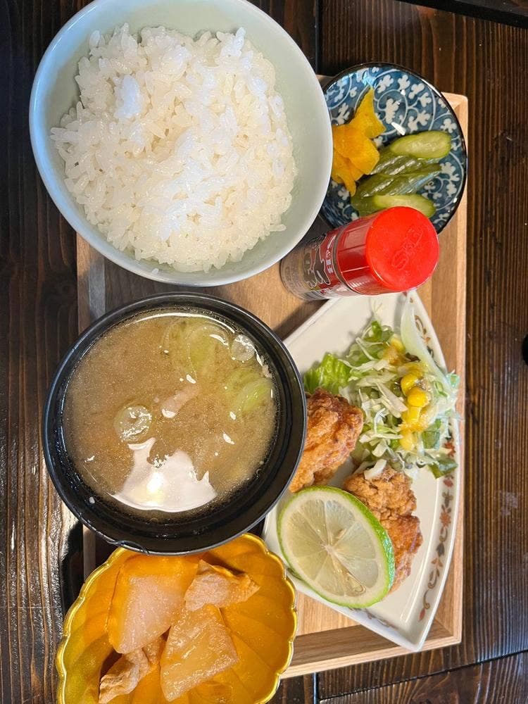 やしき