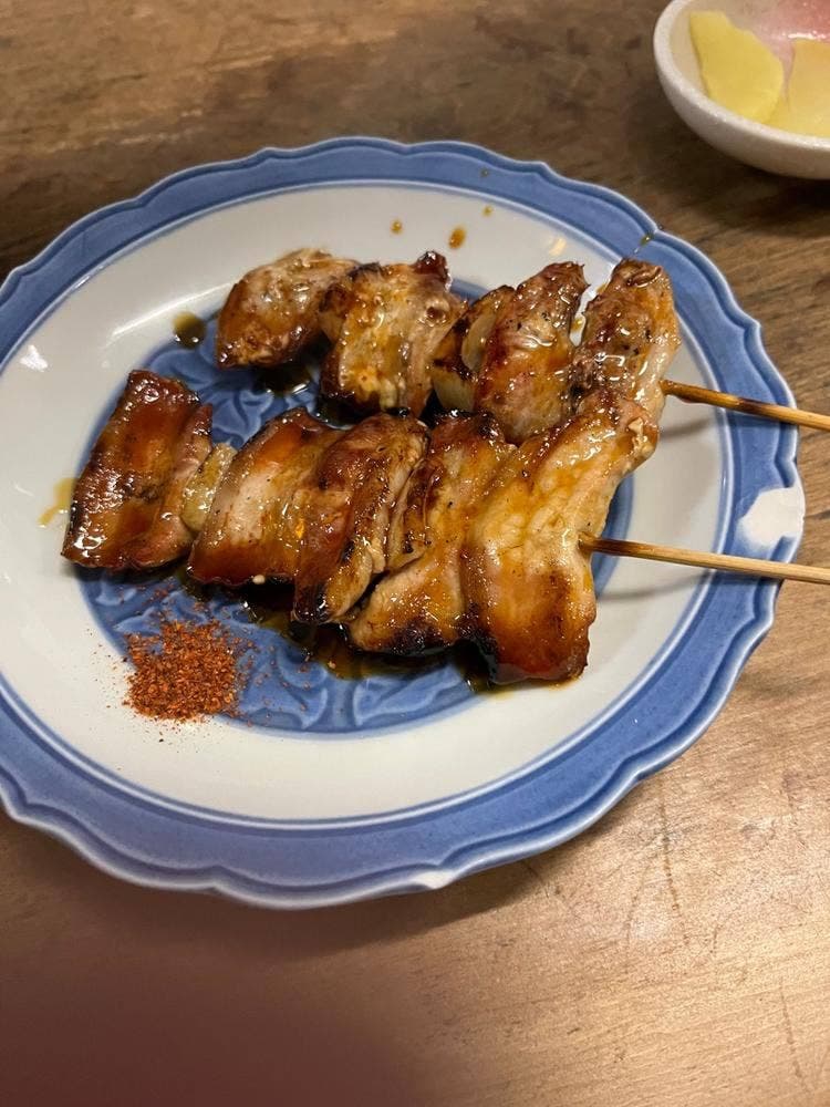 べてい 焼鳥店