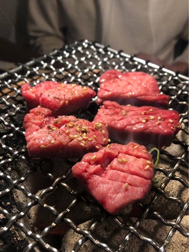 炭火焼肉しんちゃん 高槻店 - サブ画像1
