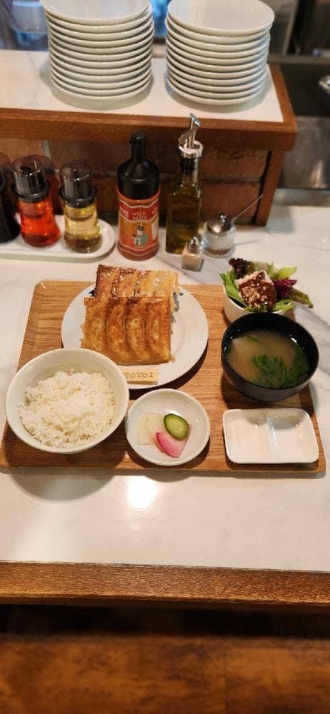 モトイギョーザ