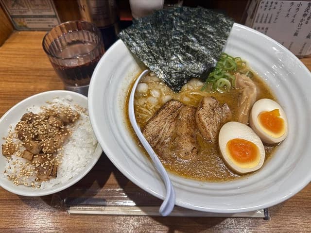 煮干し中華そば 麺屋 芝乃 - サブ画像2