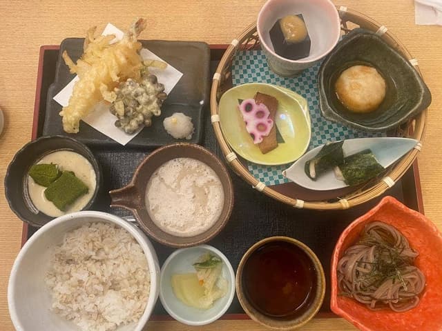 自然薯とろろ御膳 華花 緑店 - サブ画像1