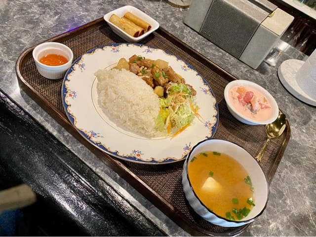 Lola Grill and Restaurant - サブ画像1