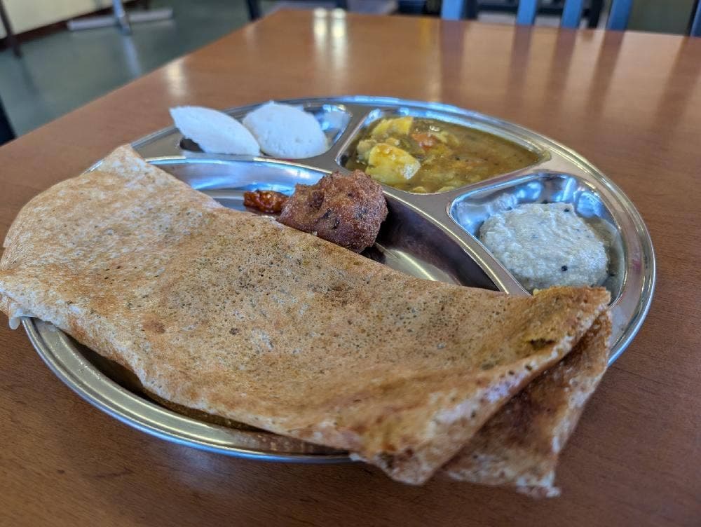 インド レストラン ロシニ