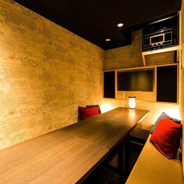 完全個室と肉バル 肉の王様 新横浜本店 - サブ画像1