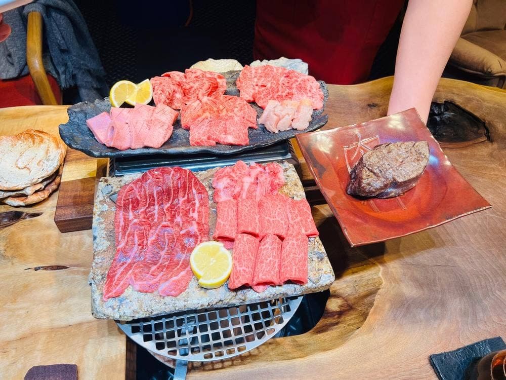 ガレージ焼肉 肉ベース