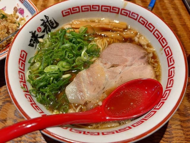 尾道らーめん味龍 尾道店 - サブ画像2