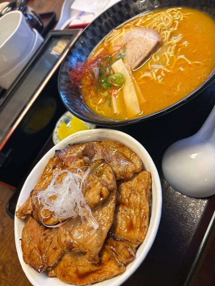 ぶたどん処 ぶた屋