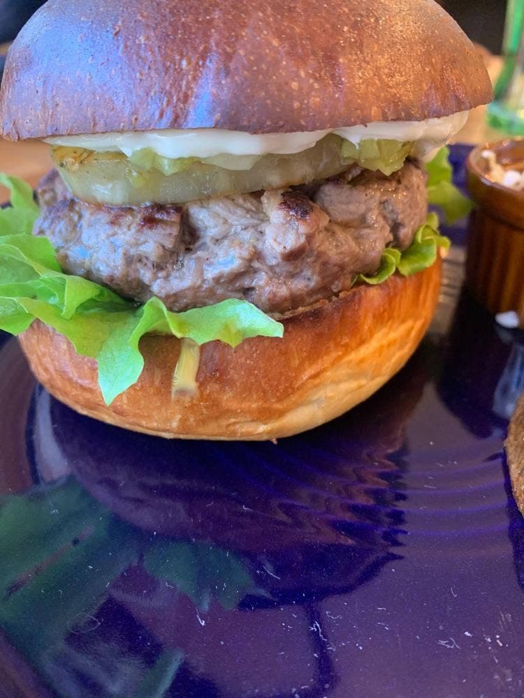 Sunlit Burger