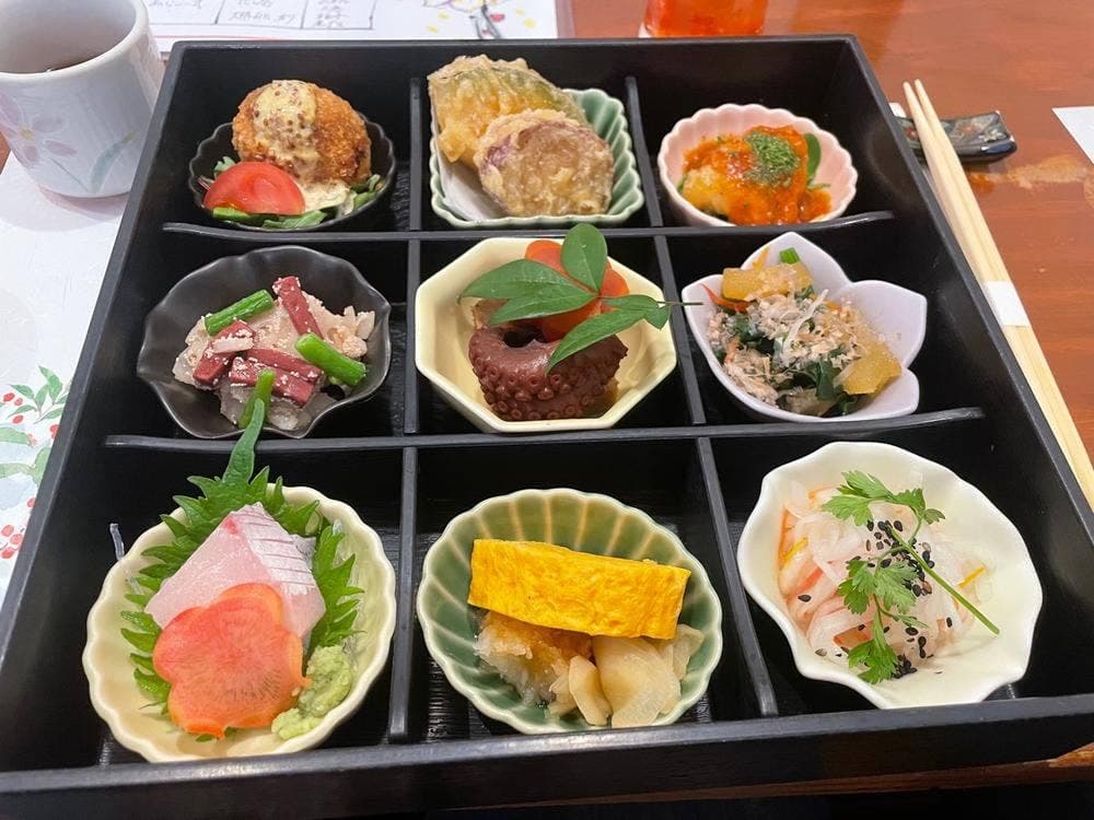 割烹 TONBO