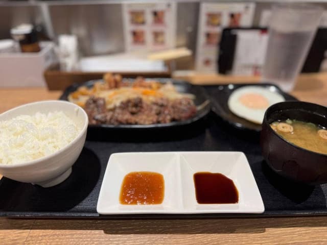 鉄板焼天神ホルモン 博多駅店 - サブ画像3
