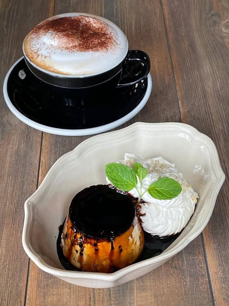 UTENA CAFE BAR ＋ STAY.