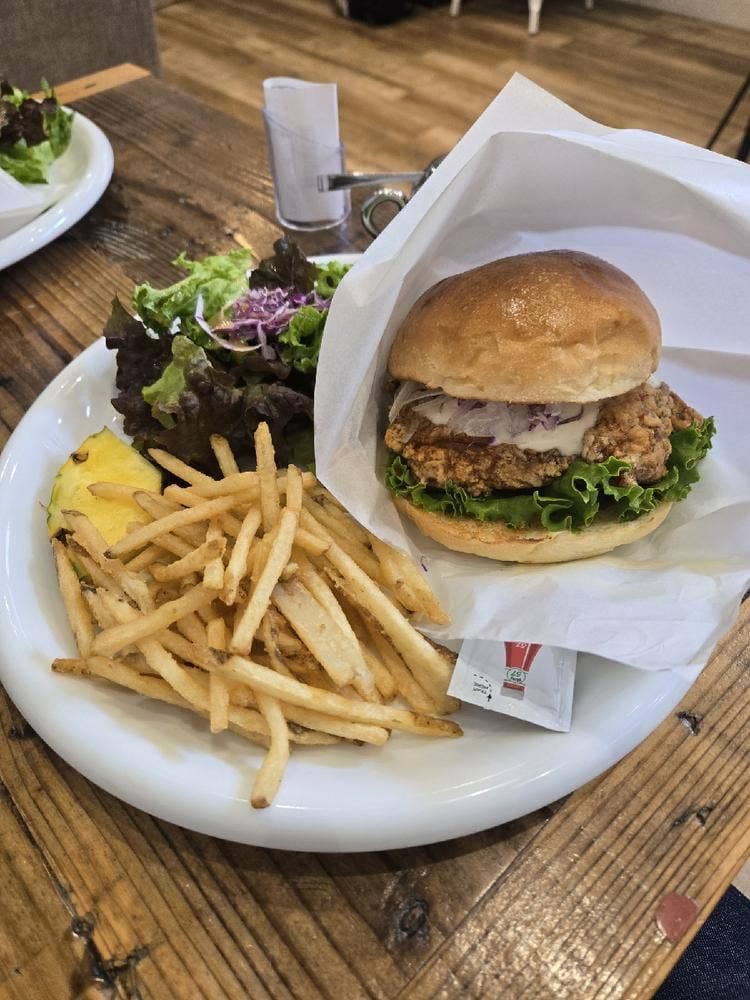 ALOHA CAFE Pineapple 草津栗東店