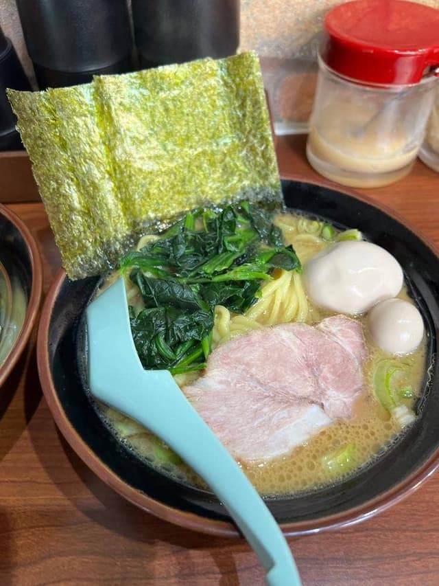 横濱家系ラーメン 三ノ輪家 - サブ画像1