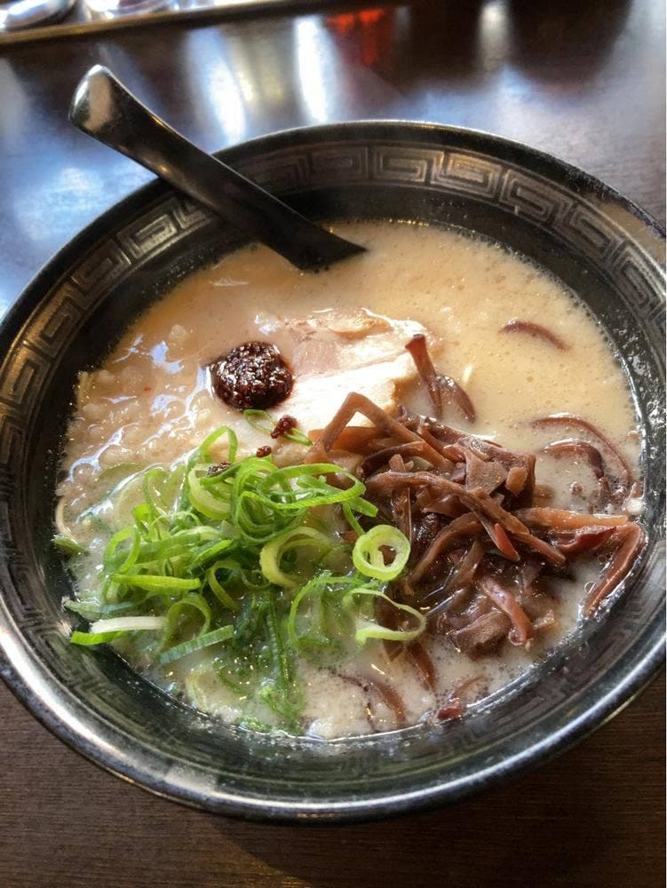 元祖博多中洲屋台ラーメン 一竜 西新宿店