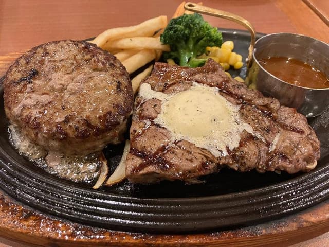 ロイヤルホスト 仙川駅前店 - サブ画像1