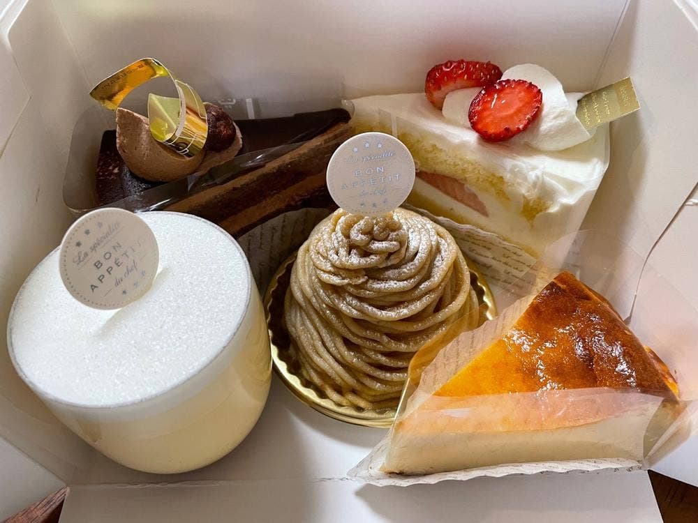 PATISSERIE CROWN