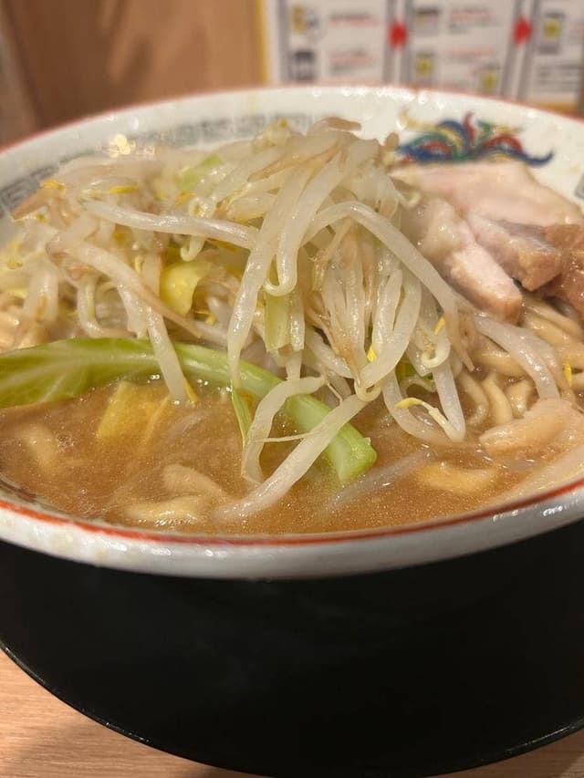ラーメン豚山 十三東口店 - サブ画像1