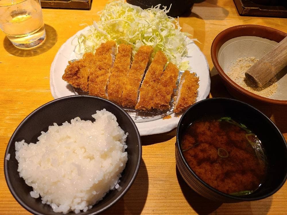 かつ丼 トンテキ 豚屋とん一 姫路駅前店