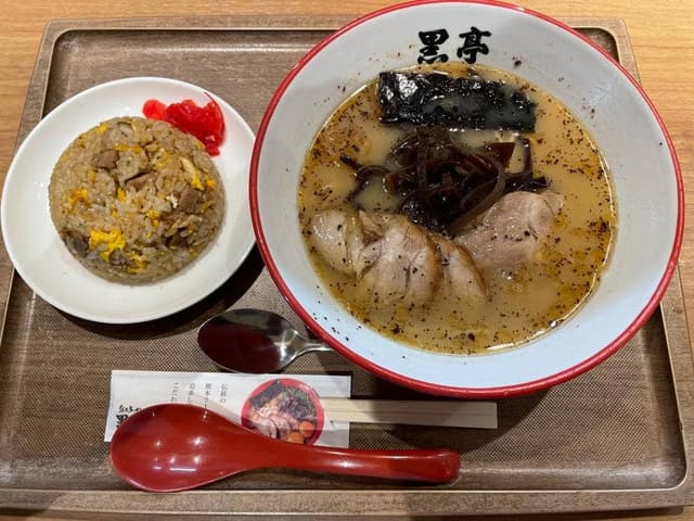 熊本ラーメン 黒亭 桜町熊本城前店 - サブ画像2