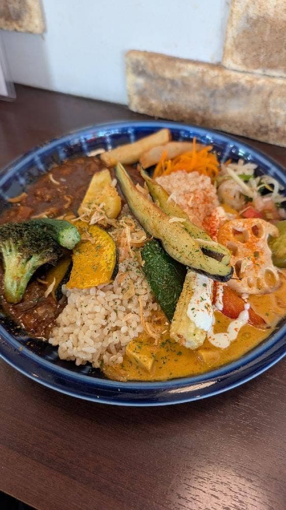虹色CURRY食堂