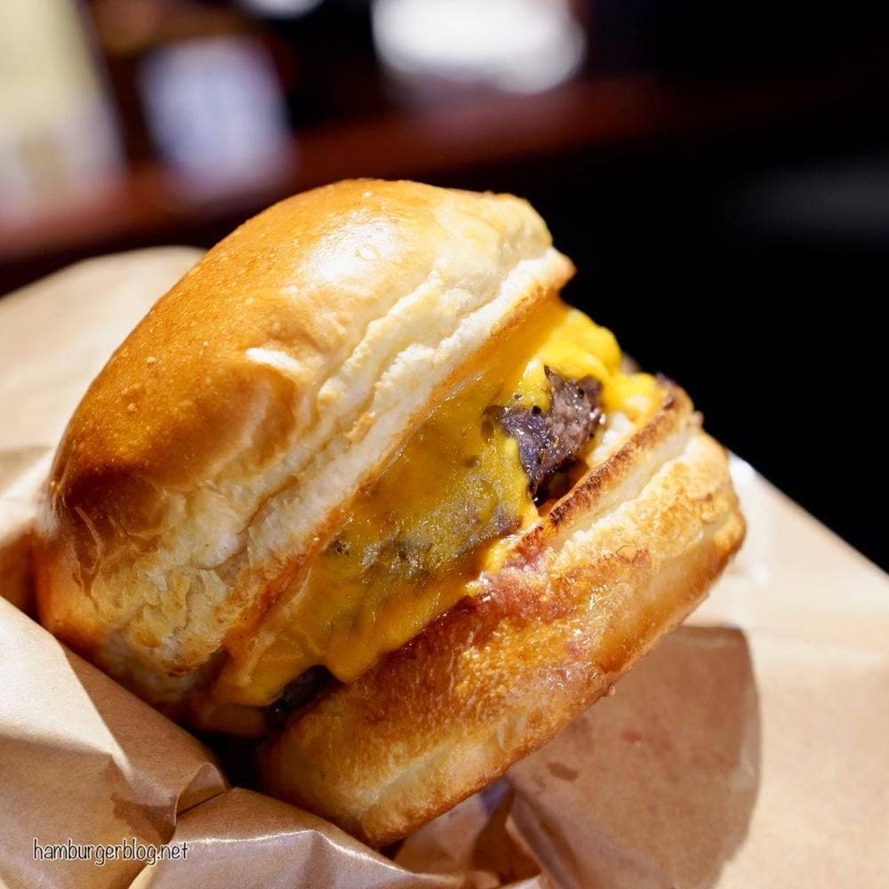 Burger Revolution Tokyo Wine & Bar 六本木店