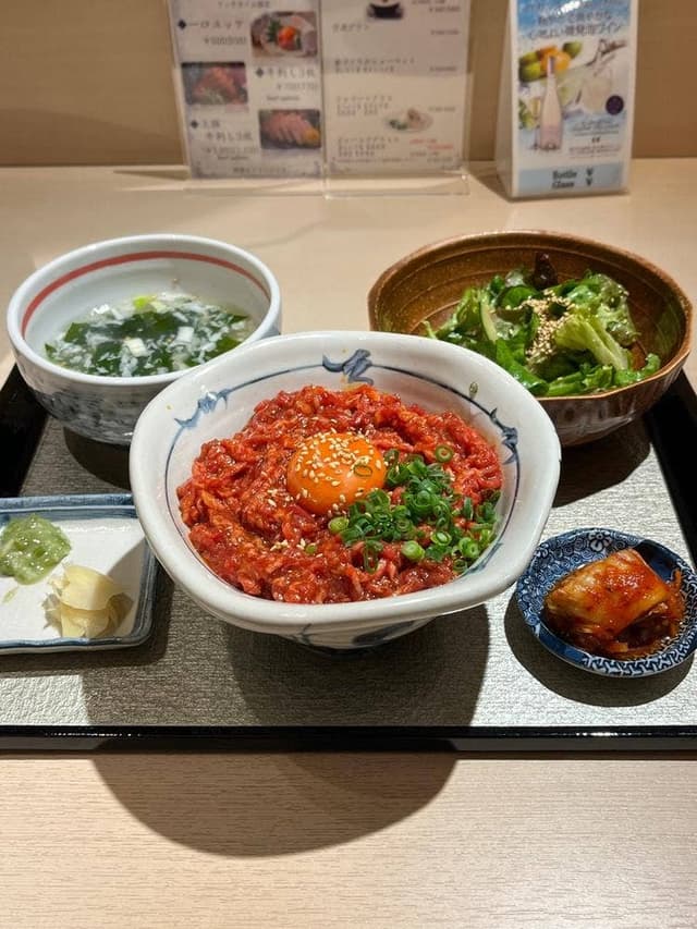 牛刺しと焼肉 仔虎 クリスロード店 - サブ画像1