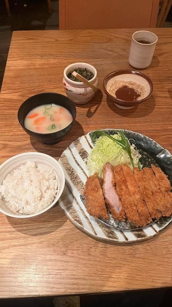 名代とんかつ かつくら 三条本店