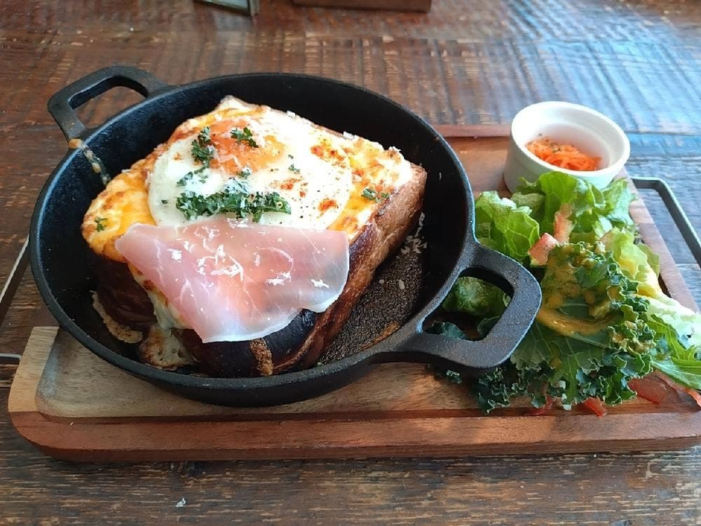 Ocean view cafe "89 Coffee"